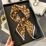 وشاح حريري مربع فاخر للنساء ، أوشحة مصممة ، أربطة شعر للسيدات ، رباط رأس بشريط ، إكسسوارات باندانا ، موضة جديدة ،