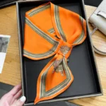 شرائط الشعر المطبوعة وشاح المرأة الحرير Scrunchies العصابات الشعر رابطة عنق الإناث نحيل حقيبة وشاح باندانا اكسسوارات خوذة