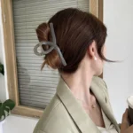 kf-S24146320a50a4fb5a74a9a1b4ce87d6b5-Elegant-Large-Jelly-Acrylic-Hair-Claw-for-Women-Geometric-Crab-Hair-Clips-Hairpin-Jelly-Color-Shark