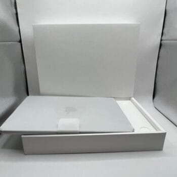 MacBook Air 13.6" (256GB SSD, M2 Chip, 8GB)  - Silver -  AS IS w/WARRANTY