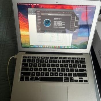 Apple MacBook Air 13.3" (128GB SSD, Intel Core i5 5th Gen., 1.80 GHz, 8GB)...
