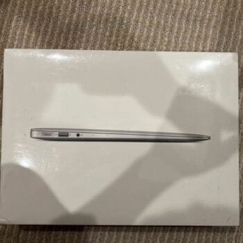 Apple 13.3 MacBook Air 1.6GHz Core i5 8GB RAM 128GB SSD Silver MMGF2LL/A