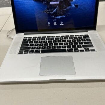 Apple MacBook Pro | 15 inch Early 2013 ) BAD BATTERY NEEDS TO STAY PLUGGED UP